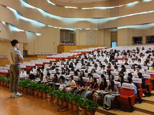 说明: https://www.mtc.edu.cn/__local/7/00/4E/AD7DE38147C5873043E943A8DE2_6D35DDA2_4149C.jpg?e=.jpg